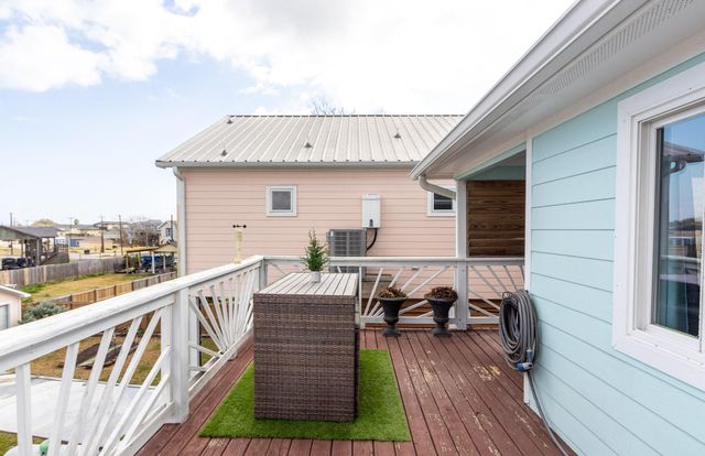 2414 Avenue P, San Leon, TX 77539