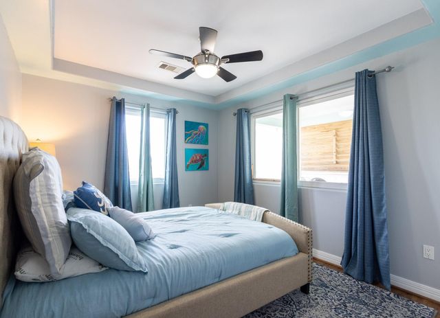 2414 Avenue P, San Leon, TX 77539