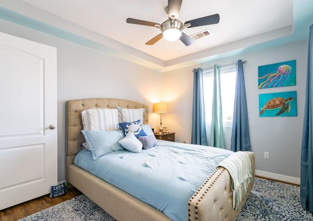 2414 Avenue P, San Leon, TX 77539