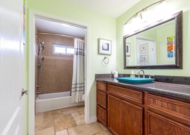 2414 Avenue P, San Leon, TX 77539