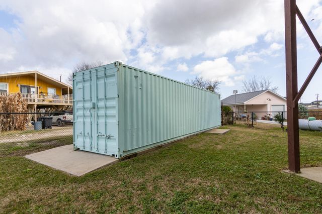2414 Avenue P, San Leon, TX 77539