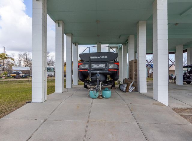 2414 Avenue P, San Leon, TX 77539