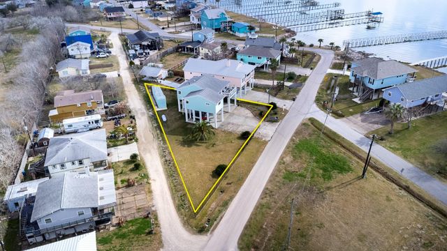 2414 Avenue P, San Leon, TX 77539