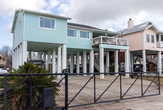 2414 Avenue P, San Leon, TX 77539