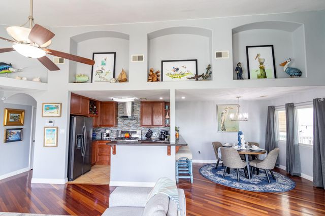 2414 Avenue P, San Leon, TX 77539