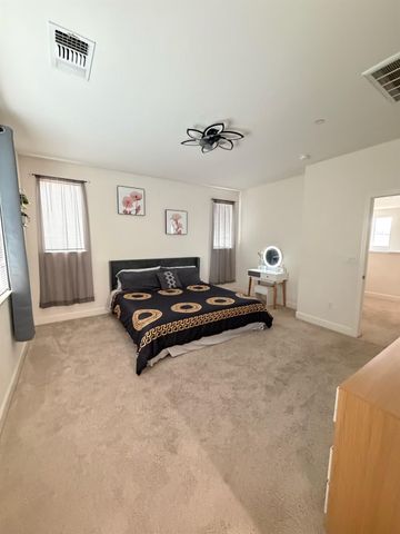 8444 Vila Gale Way, Elk Grove, CA 95757