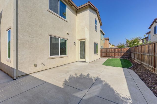 8444 Vila Gale Way, Elk Grove, CA 95757