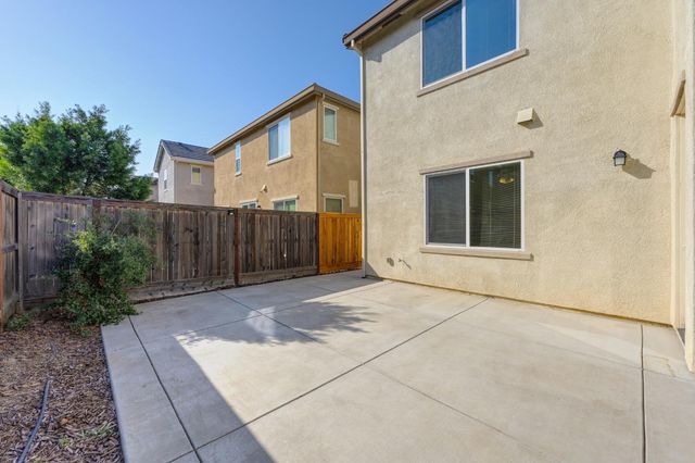 8444 Vila Gale Way, Elk Grove, CA 95757