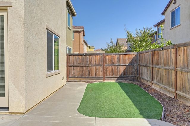 8444 Vila Gale Way, Elk Grove, CA 95757