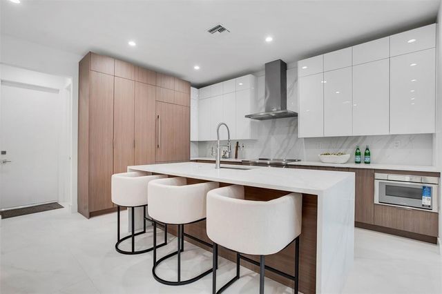 1129 NE 18 Court 1129, Fort Lauderdale, FL 33305