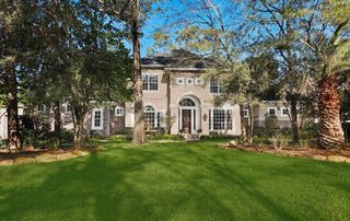 22 W Bracebridge Circle, The Woodlands, TX 77382
