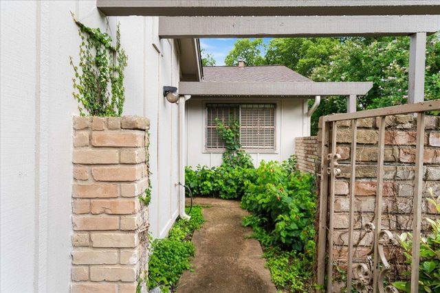 2532 Stoutwood CIR, Austin, TX 78745