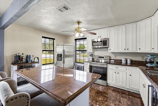 3201 Avenue F, Dickinson, TX 77539