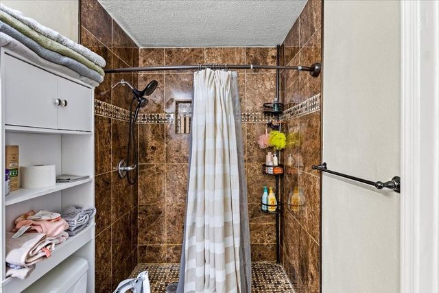 3201 Avenue F, Dickinson, TX 77539