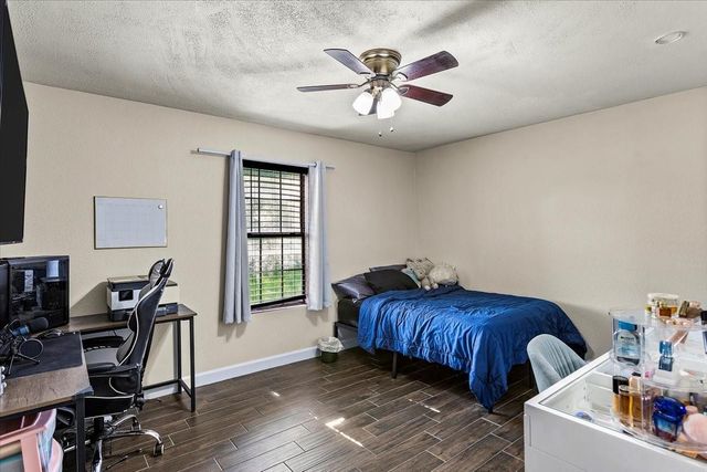 3201 Avenue F, Dickinson, TX 77539