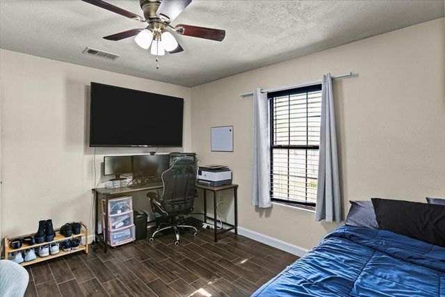 3201 Avenue F, Dickinson, TX 77539