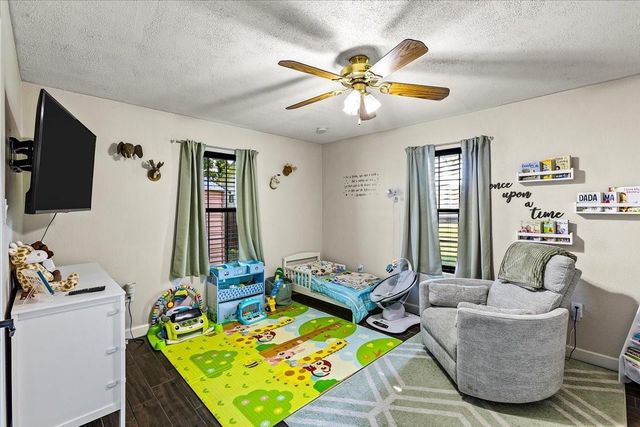 3201 Avenue F, Dickinson, TX 77539