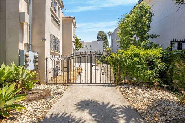 1180 Myra Avenue, Los Angeles, CA 90029
