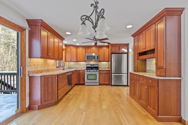 144 Helen Dr, Abington, MA 02351