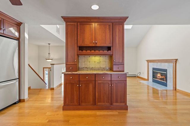 144 Helen Dr, Abington, MA 02351