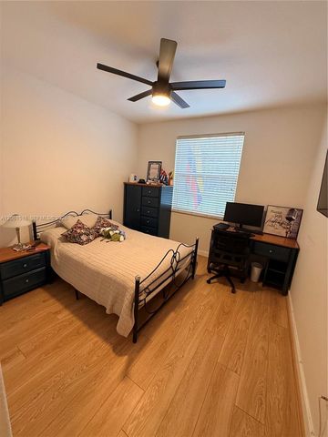 15462 SW 39th St, Miami, FL 33185