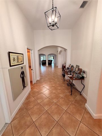 15462 SW 39th St, Miami, FL 33185