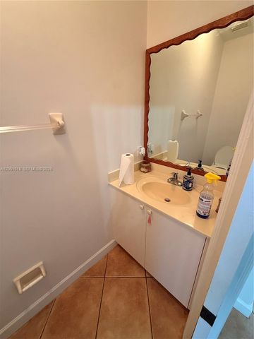 15462 SW 39th St, Miami, FL 33185