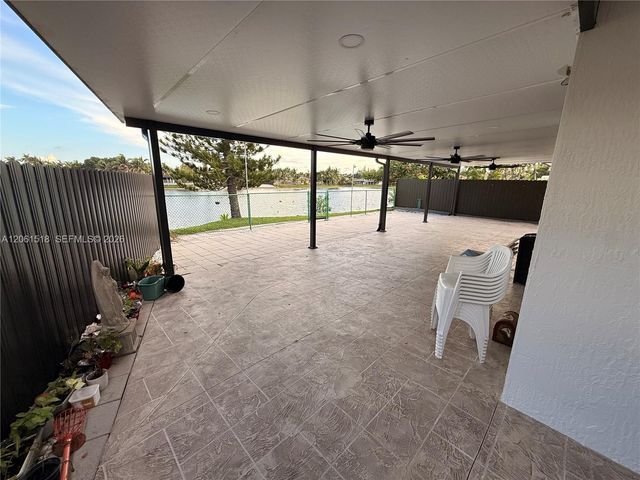 15462 SW 39th St, Miami, FL 33185