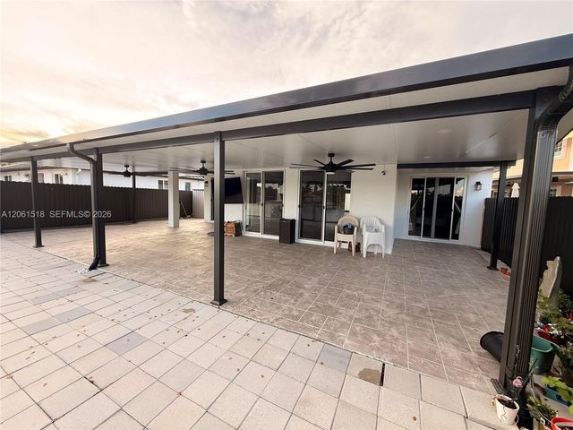 15462 SW 39th St, Miami, FL 33185