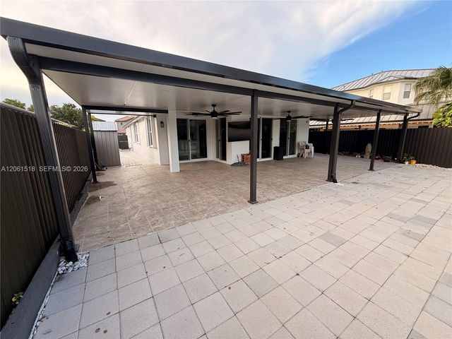 15462 SW 39th St, Miami, FL 33185