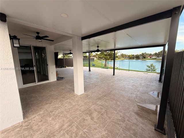 15462 SW 39th St, Miami, FL 33185