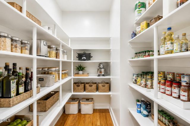 136 Post Oak Road, Chapel Hill, NC 27516