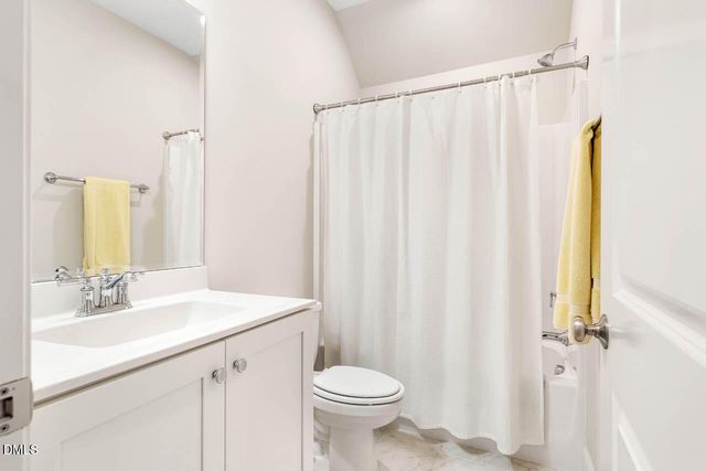 136 Post Oak Road, Chapel Hill, NC 27516