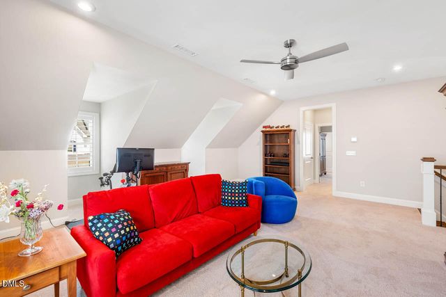 136 Post Oak Road, Chapel Hill, NC 27516