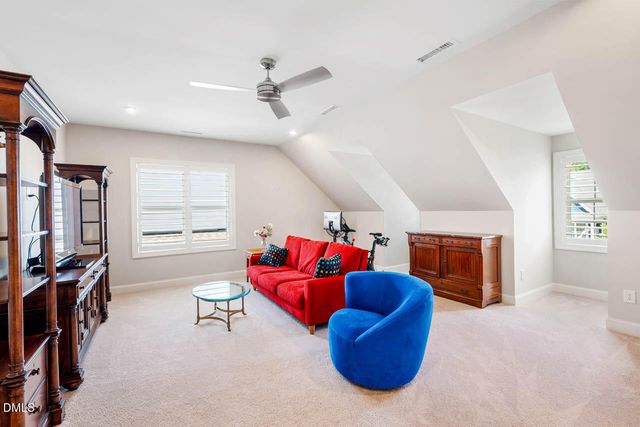 136 Post Oak Road, Chapel Hill, NC 27516
