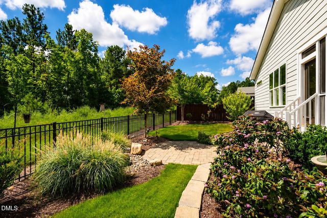 136 Post Oak Road, Chapel Hill, NC 27516
