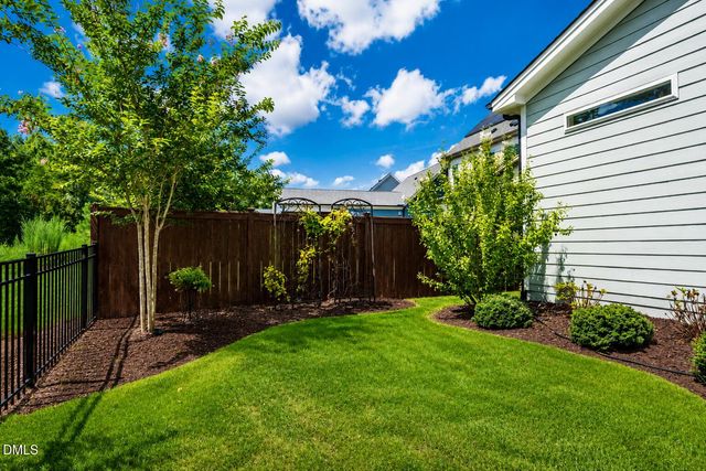 136 Post Oak Road, Chapel Hill, NC 27516