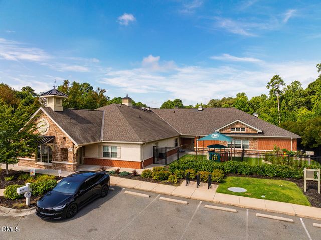 136 Post Oak Road, Chapel Hill, NC 27516