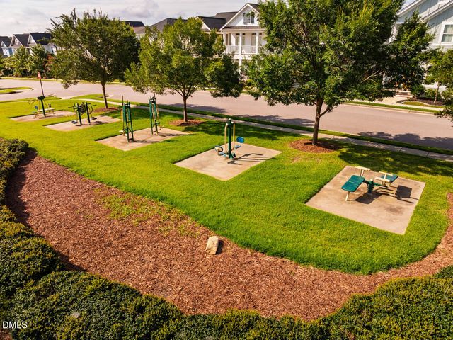 136 Post Oak Road, Chapel Hill, NC 27516