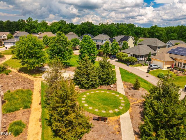 136 Post Oak Road, Chapel Hill, NC 27516