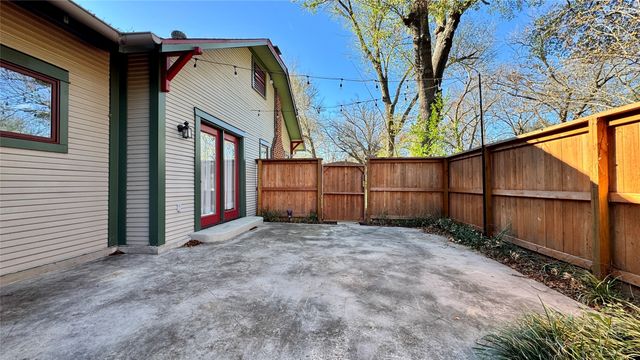 218 Elm Drive, Terrell, TX 75160