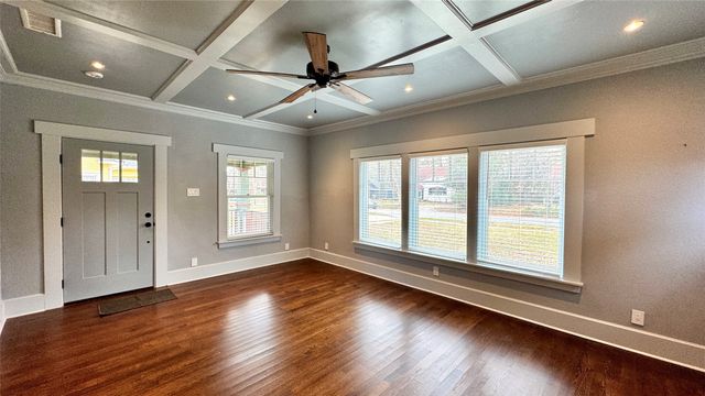 218 Elm Drive, Terrell, TX 75160