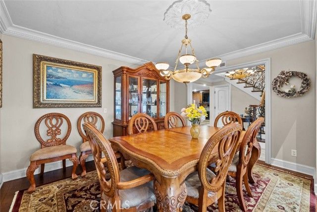 11101 Eton Avenue, Chatsworth (los Angeles), CA 91311