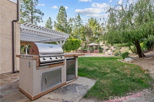 11101 Eton Avenue, Chatsworth (los Angeles), CA 91311