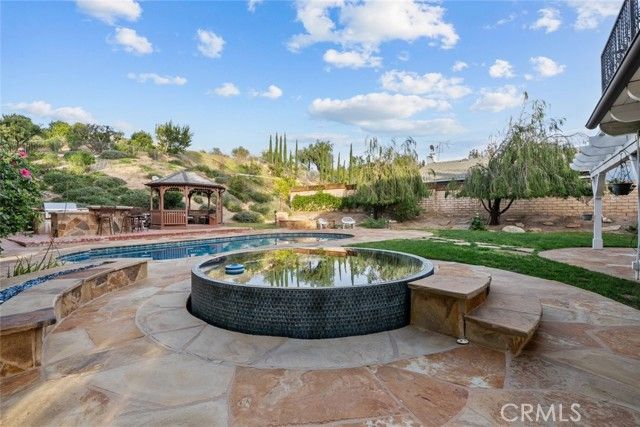 11101 Eton Avenue, Chatsworth (los Angeles), CA 91311