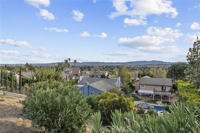 11101 Eton Avenue, Chatsworth (los Angeles), CA 91311