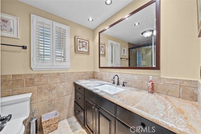 11101 Eton Avenue, Chatsworth (los Angeles), CA 91311