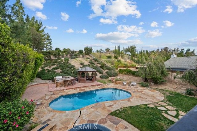 11101 Eton Avenue, Chatsworth (los Angeles), CA 91311