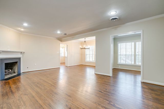 3630 S Hills Avenue, Fort Worth, TX 76109