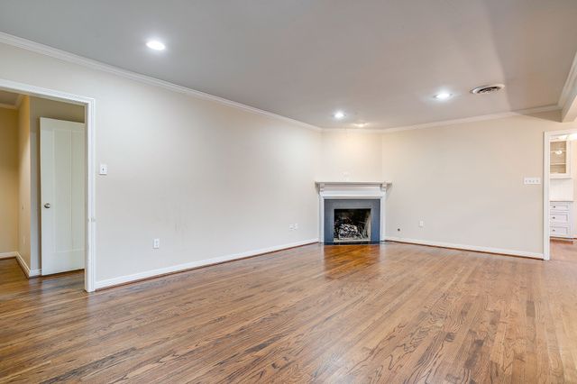 3630 S Hills Avenue, Fort Worth, TX 76109